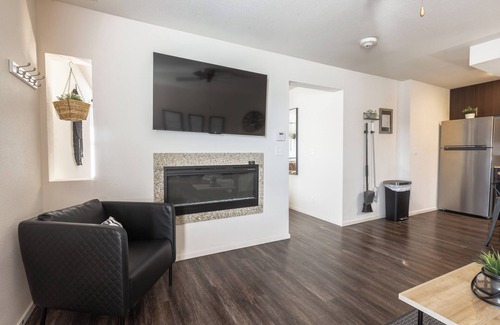 Overland Park Apartment | Boho Chic in Overland Park Free Parking Fast Wifi Dedicated Workspace