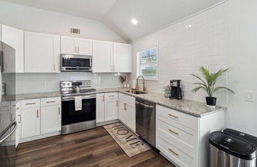 Savannah House | Boho Chic Retreat Savannah/Dog Friendly/3 BD/2 BATH