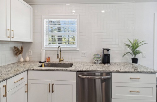 Savannah House | Boho Chic Retreat Savannah/Dog Friendly/3 BD/2 BATH