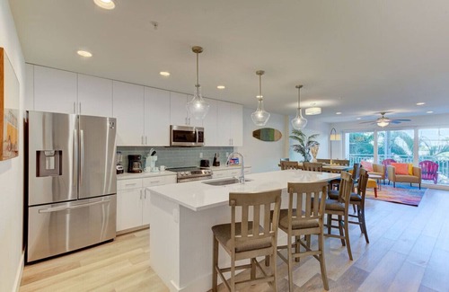 Madeira Beach Apartment | Boho Condo 3/3 Heated pool