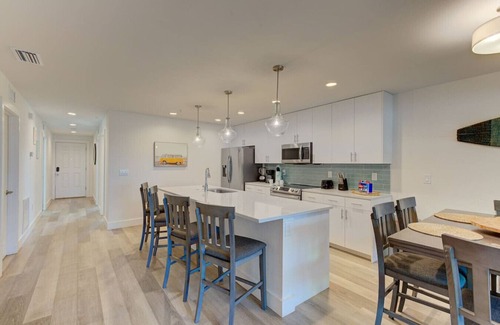 Madeira Beach Apartment | Boho Condo 3/3 Heated pool