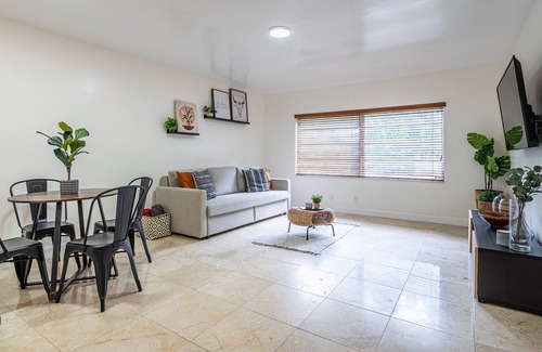 Pembroke Pines Apartment | Boho & Cozy 1 Bedroom Condo