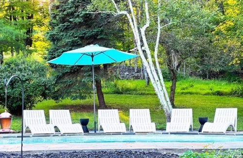 Accord House | BoHo Farm House with heated pool