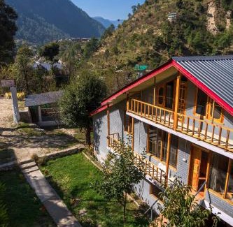 Banjar House | Boho Grove Cafe & Stay, Tirthan Valley