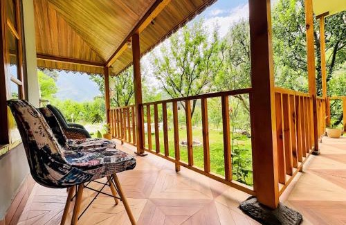 Banjar House | Boho Grove Cafe & Stay, Tirthan Valley