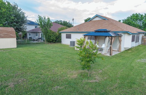 West San Antonio House | Boho home Near Lackland + SeaWorld + Kids Room
