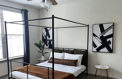 Dallas Design District Apartment | Boho Lux of Design District w/ Pool View