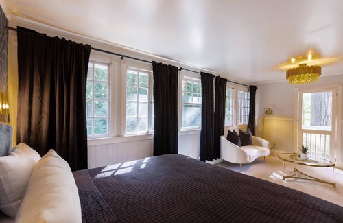 Northwood Hotel | Boho Manor Resort - Studio 30