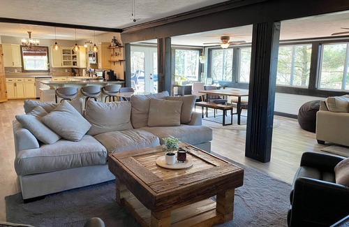 Dahlonega House | Boho Mountain Escape - Mountain Views/River Front/Hot Tub!