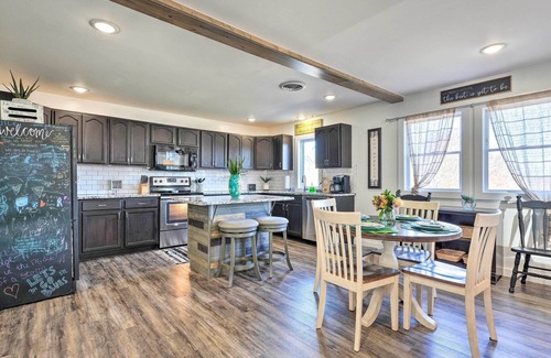 Mountain Home House | Boho Mountain Home Escape, Walk to Marina!