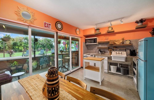 Pompano Beach House | BOHO Paradise, KING Bed, POOL, 1 month+LONG Term Stays,PET FRIENDLY