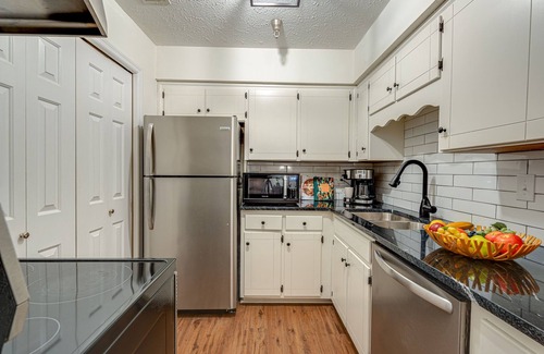 West End House | Boho West - 3 Mins to Broadway - 31+ Day Stays