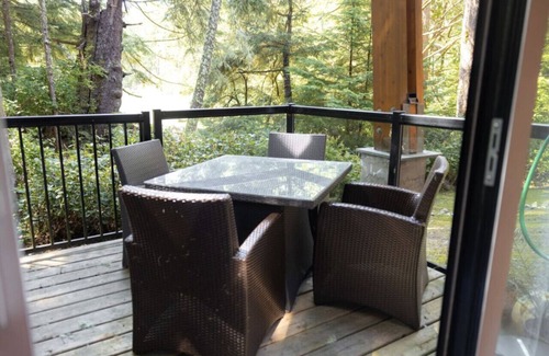 Ucluelet Apartment | Boho Zen- 2 bedroom on the Inlet