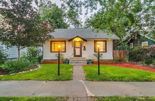 Veterans Park House | Boise-Westend-hot tub-Central location 4 bedrooms
