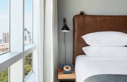 Chinatown Hotel | Bold, Boutique-Style Stay with Pet Access, Lounge Bar & Prime Location
