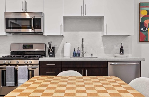 Carthay Circle Apartment | Bold & Quirky 1BR Oasis