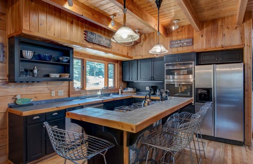 Boone House | Boles Lodge - Hot Tub - Game Room - Outdoor Fireplace - Huge cabin near Blowing Rock!