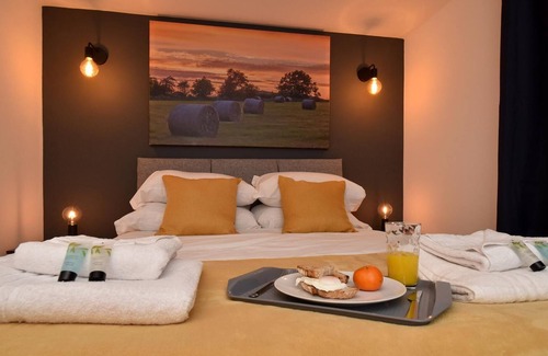 Macclesfield Apartment | Bollin Suite - Chester Road Apartments by Premier Serviced Accommodation