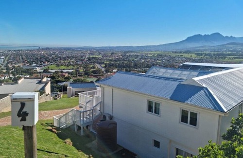 Mountainside House | 'Bolusii' 6 En-suite Bedroom Beach House with Indoor Pool & Sea View