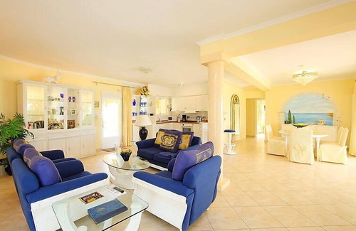 La Sabatera House | Bombilla by Interhome