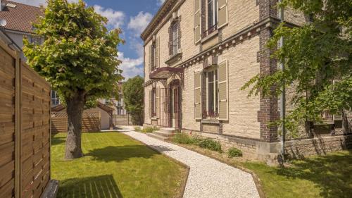 Troyes Apartment | BonAppart 14 - Charme Napoléonien & Confort