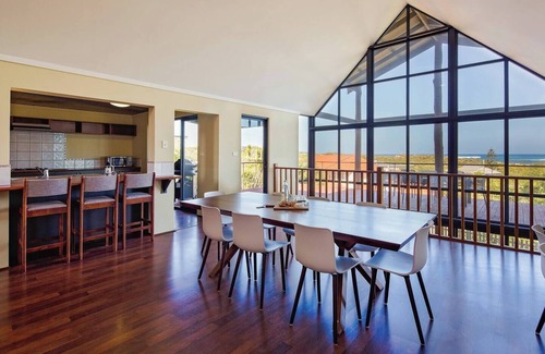 Prevelly House | Bondys Beach House Panoramic Beachside Living