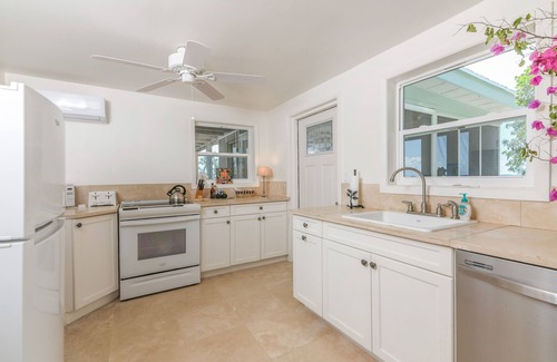 George Town House | Bonefish Bella Vista, entire house on the beach