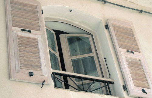 Bonifacio Apartment | Bonifacio Haute-Ville: large renovated 14th century charming studio, air-conditioned, WIFI