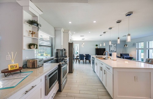 Bonita Springs House | Bonita Springs Home w/Lake Views: 8 Mi to Beach!