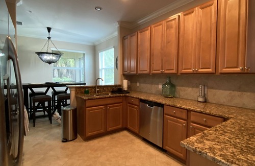 Bonita Springs Condo | Bonita Springs, newly available and furnished residence in a gated community