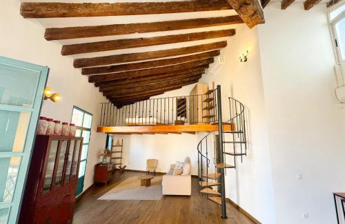 El Pilar Apartment | Bonito apartamento justo junto a la Torre de Quart