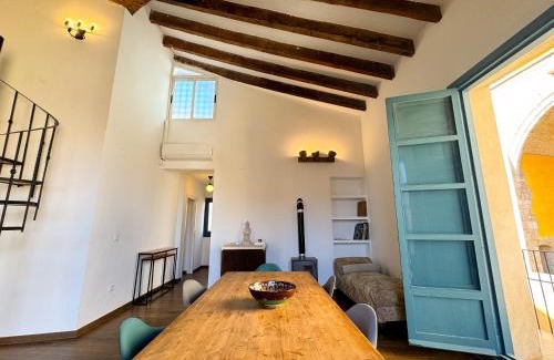 El Pilar Apartment | Bonito apartamento justo junto a la Torre de Quart