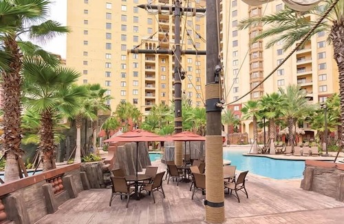 Lake Buena Vista Condo | Bonnet Creek, one bedroom, 5 minutes from Disney