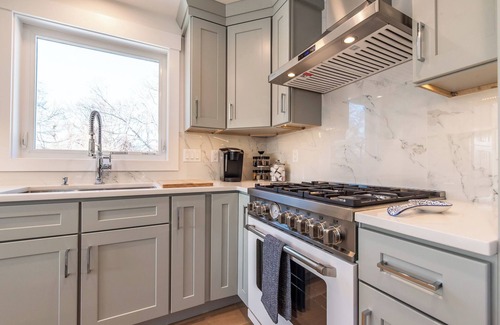 Bonnet Shores House | Bonnet Shores Coastal Chic Retreat, 4 Br, 3.5 Bath, <1 mi to beach