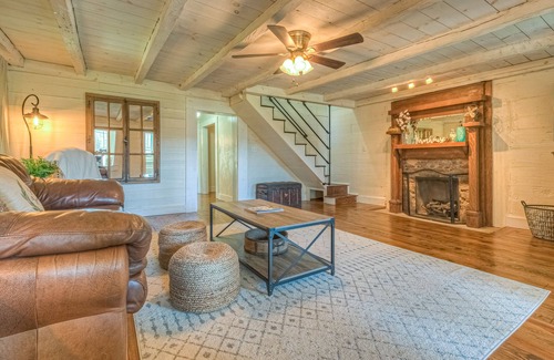 Mohawk Other | Bonnie Blue Farmhouse: Charming home in rural TN!