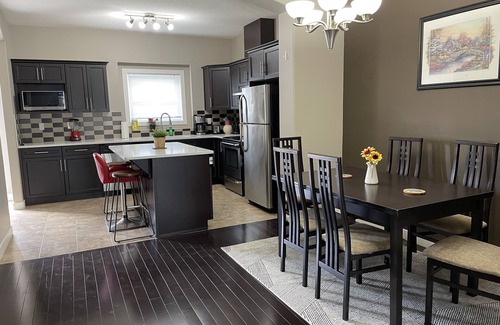 Edmonton House | Bonnie Doon Mill Creek, approximately 10 minutes to downtown and U of A