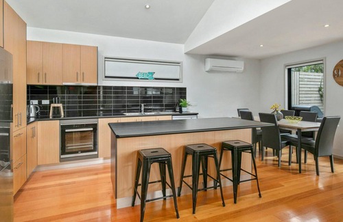 Sunset Strip House | Bonnie Skye - sleeps 8