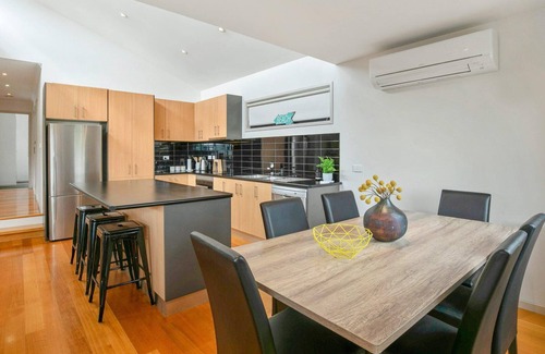 Sunset Strip House | Bonnie Skye - sleeps 8