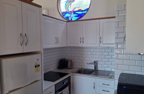 Paihia Apartment | Bonnie View private spa pool and two person sauna.