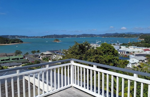 Paihia Apartment | Bonnie View private spa pool and two person sauna.