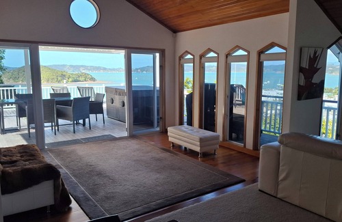Paihia Apartment | Bonnie View private spa pool and two person sauna.