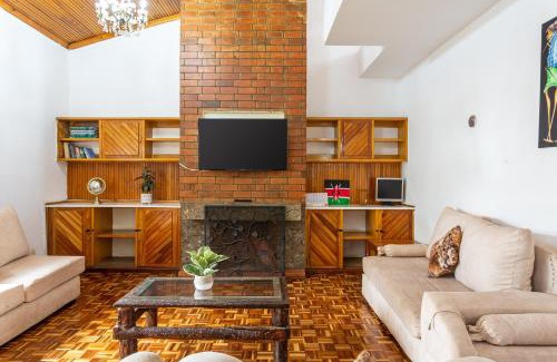 Gigiri Bed & Breakfast | Bonsai Village