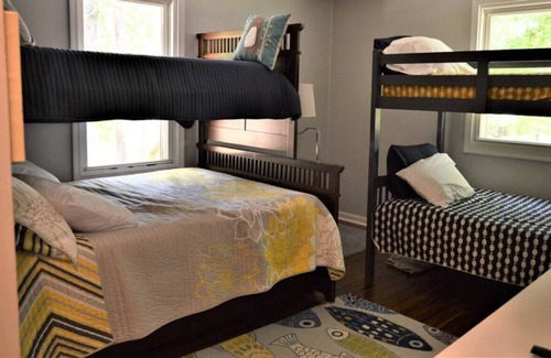 Leasburg House | Boo's Nest on Hyco Lake - Less than 5 min from the marina!