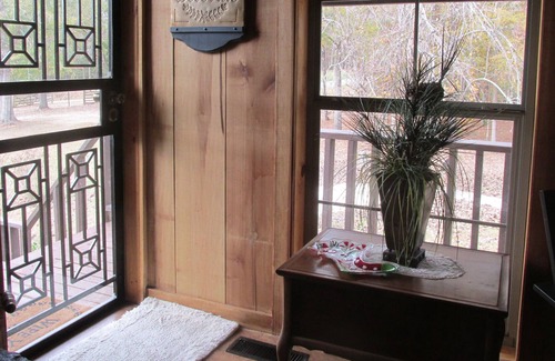 Collinsville House | Boocoodles Bed & Breakfast, Collinsville, MS 39325