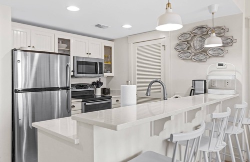 Baytowne Wharf Condo | Book 3 Nights Get 4th Free! Rare Find In Baytowne W/Golf Cart*Pool*Beach Access