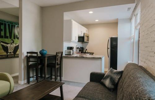 Chatham-Arch Apartment | Book 7 Apts Together - Near Lucas Oil Stadium