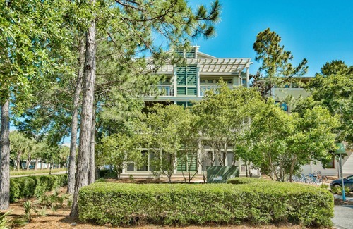 Beach District Condo | Book a Fall Stay Today! Beach District - Lake Views - Close to Beach Club! 2 Balconies!