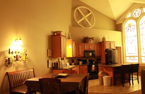 St. Clair House | Book A Suite At A Historic Church- to book both suites please see other listing