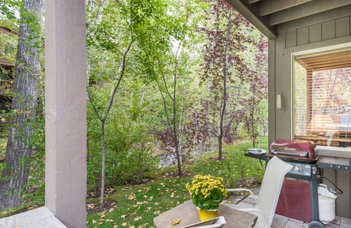 Ketchum Condo | Book a Winter Getaway! Charming Corner Condo on Trail Creek With Shuttle Access and Shared Hot Tub!