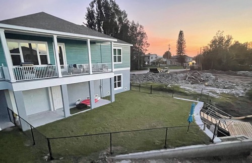 Driftwood Isles House | Book Away. Gulf Home-Pool, dock,ramp,Fish Gear,kayaks,paddle boards, Elevator